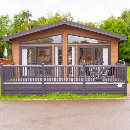 Penny Lodge With Hot Tub Malton Dış mekan fotoğraf