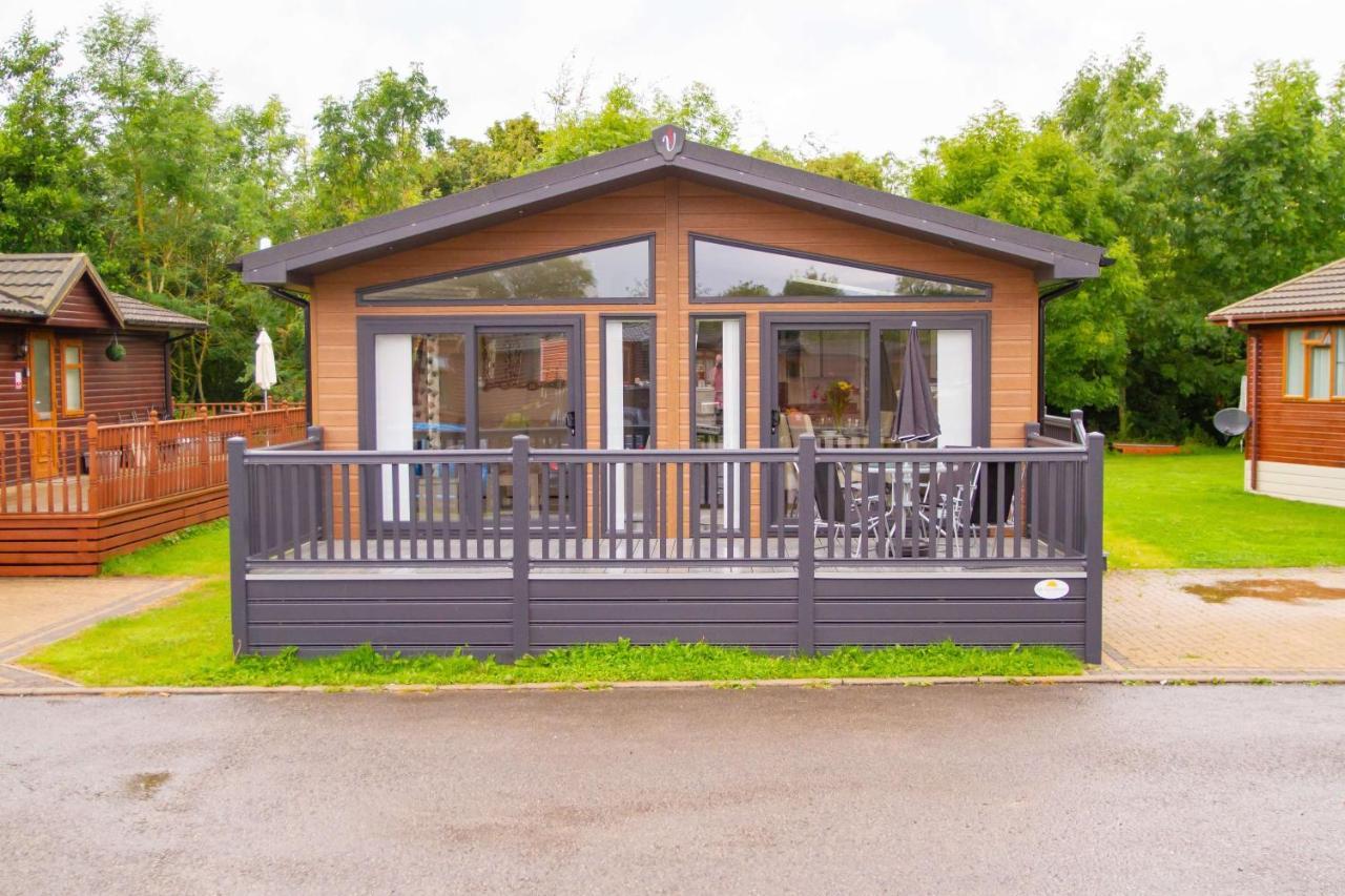 Penny Lodge With Hot Tub Malton Dış mekan fotoğraf